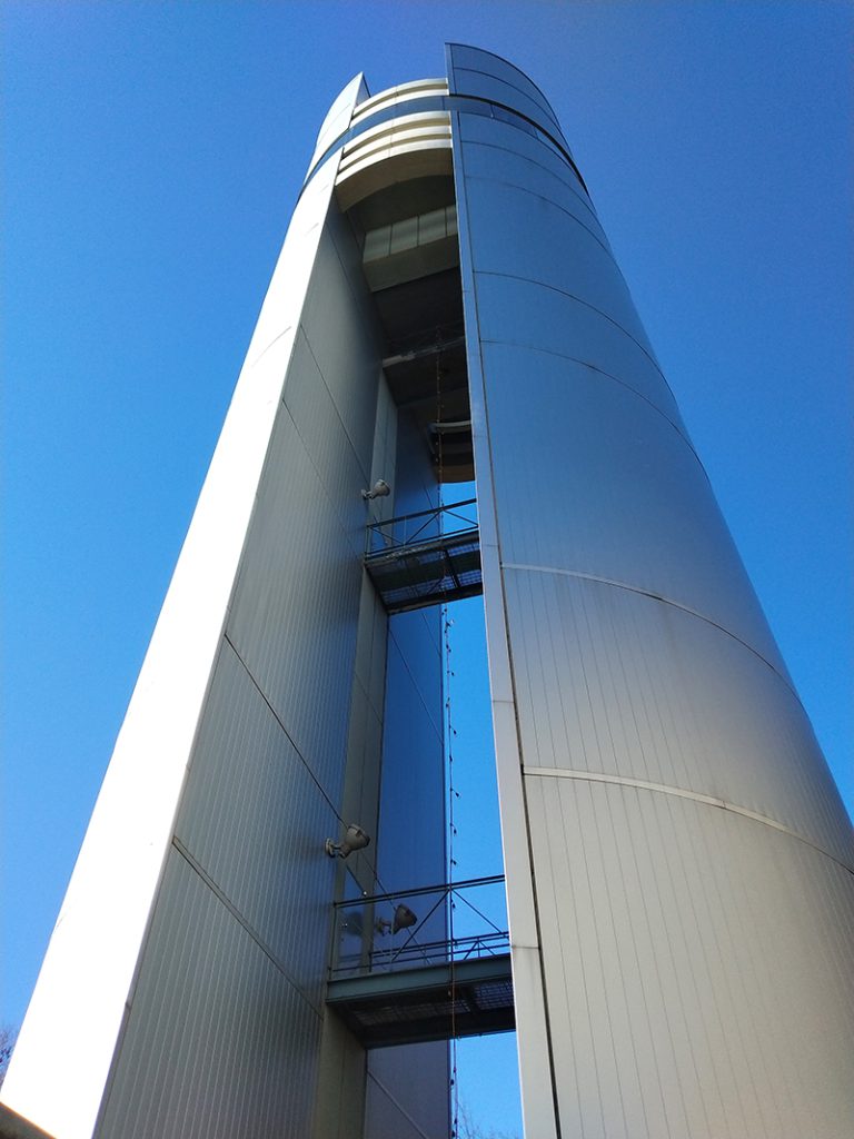 埼玉ピースミュージアム(平和資料館)の展望塔