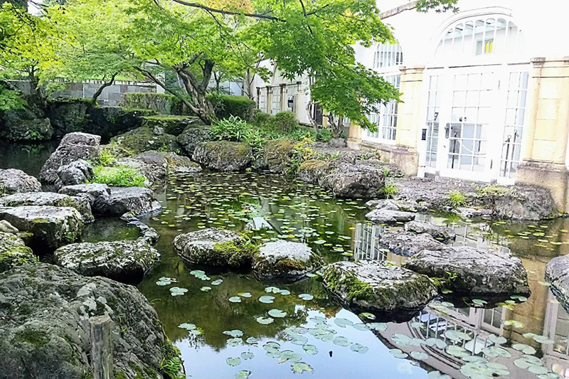 アサヒビール 大山崎山荘美術館の中庭