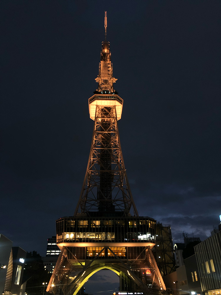 ライトアップされた名古屋のテレビ塔