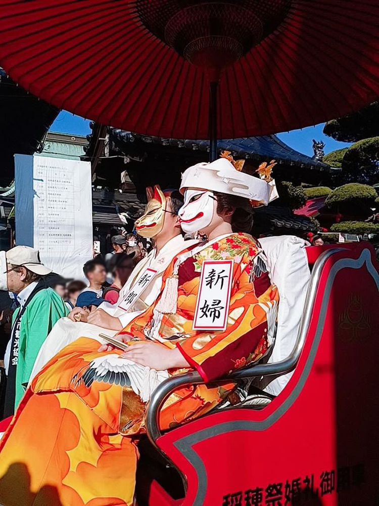 「稲穂祭」は別名、「狐の嫁入り」の様子